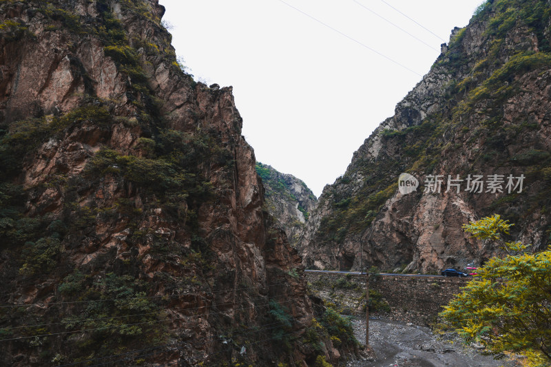 大山中的自然风景