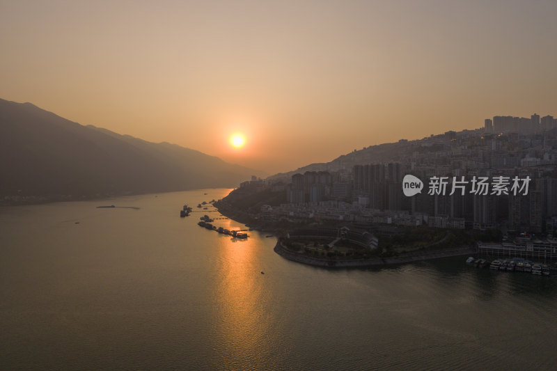 重庆市巫山县傍晚夕阳风光