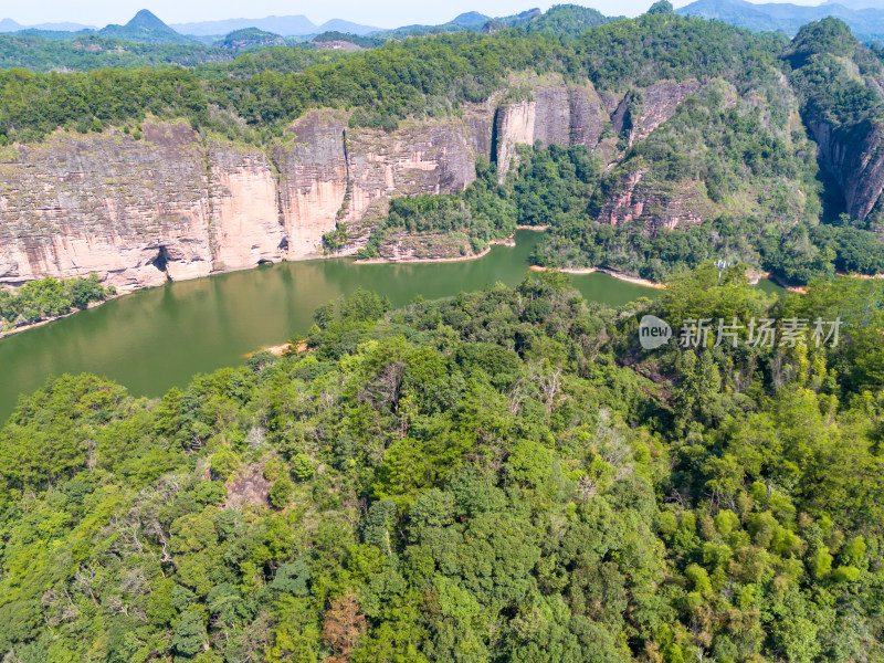 泰宁大金湖甘露寺丹霞地貌航拍图