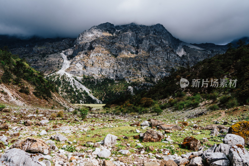 丽江玉龙雪山干河坝山脊线