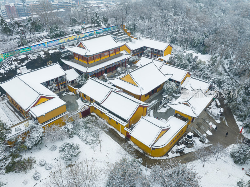 武汉龙华寺雪景风光