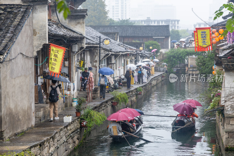 绍兴书圣故里雨中风光