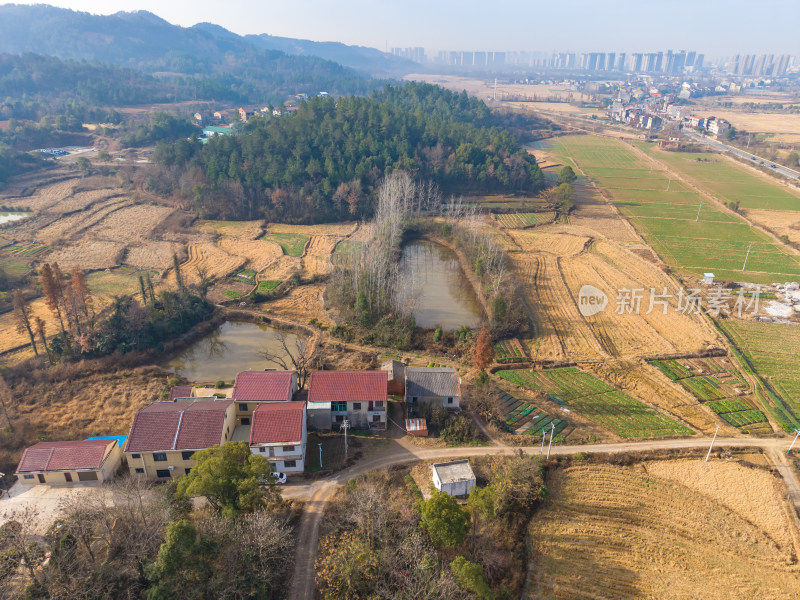 乡村住宅河流田野航拍全景