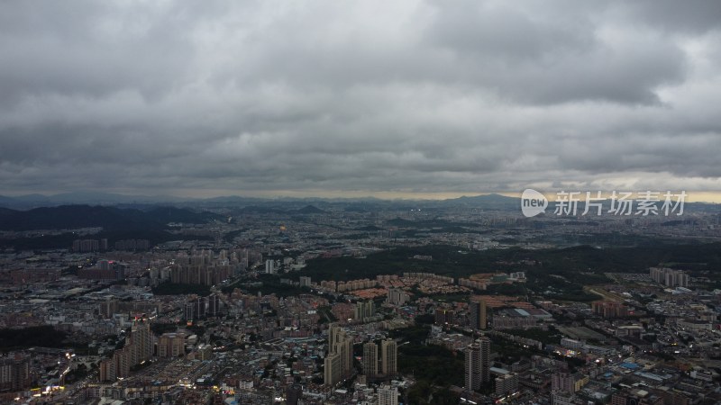 航拍广东省东莞市清溪镇风雨欲来城市风光