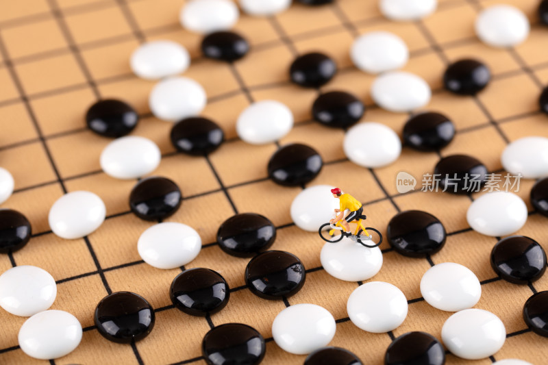 中国围棋骑车在上面