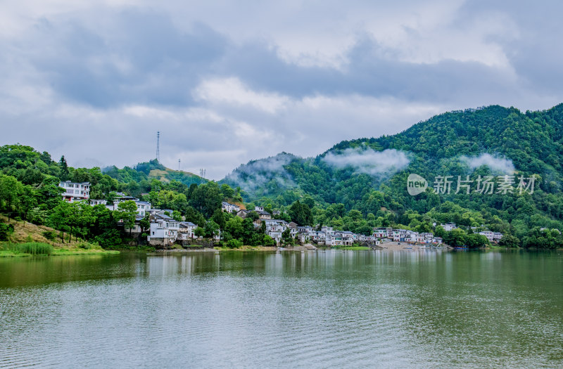 春日的新安江山水画廊风光