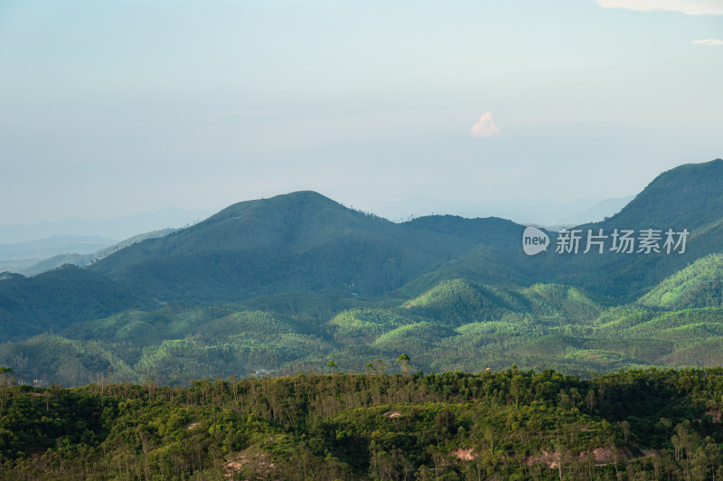 风车山山顶壮丽山河画圈