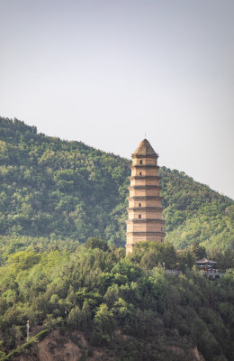 陕西延安宝塔山岭山寺塔景观