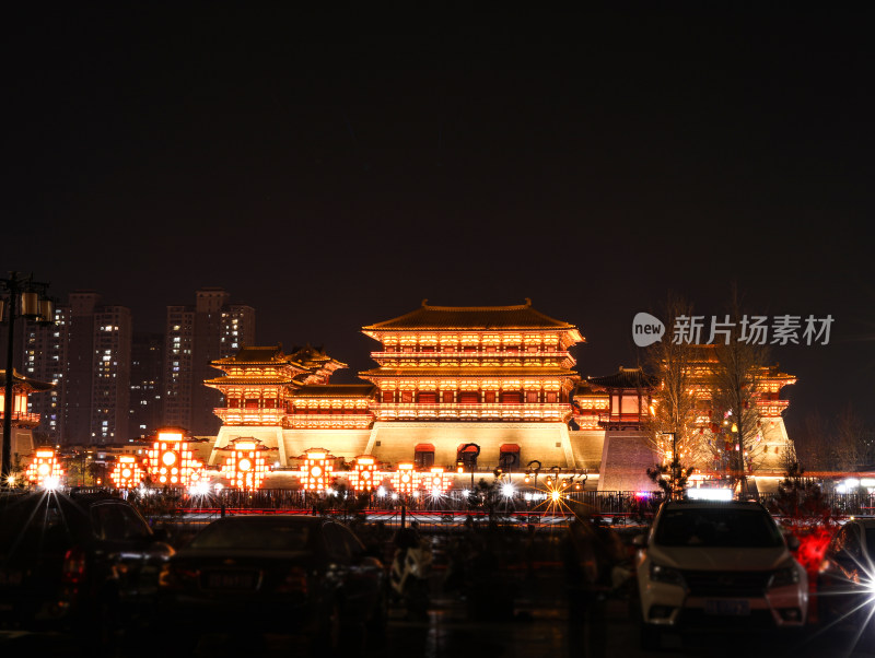 河南省洛阳市著名旅游景点应天门的夜景风光