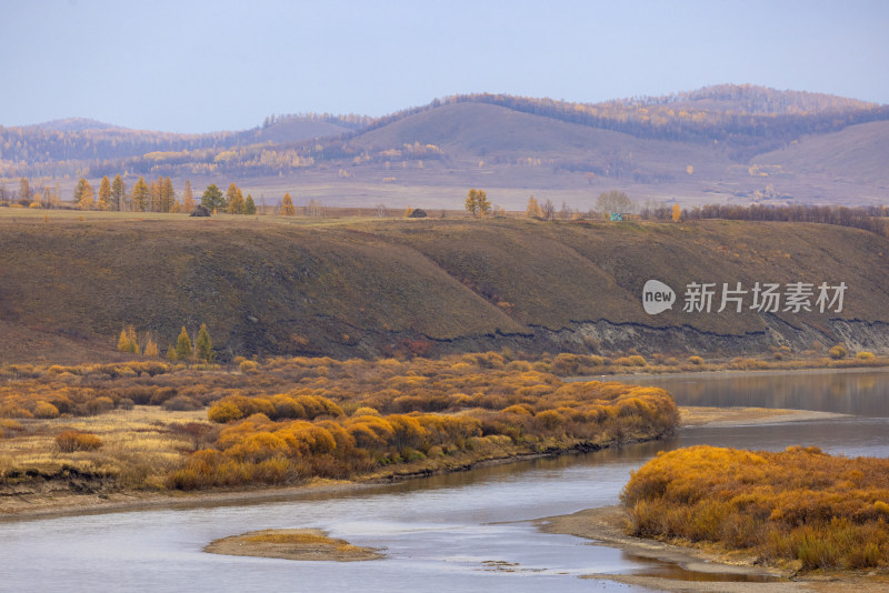 内蒙呼伦贝尔临江中俄边境秋景