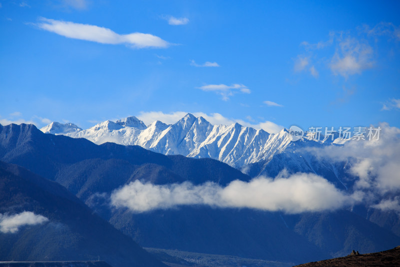 中国西藏林芝雅鲁藏布江苯日神山旅游区