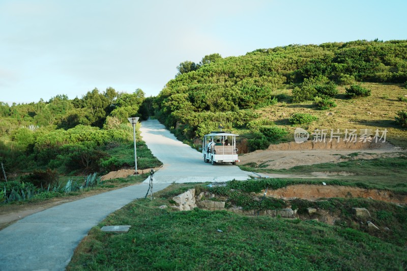 宁德霞浦北礵列岛山坡上的观光车