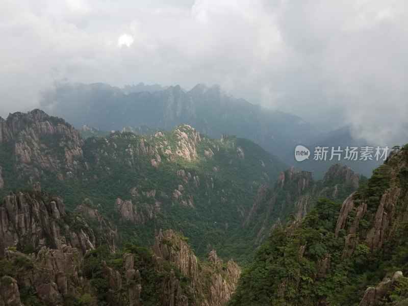 自然风光黄山风景区喀斯特地貌迎客松