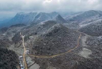 重庆酉阳：龙头山上的第一场雪