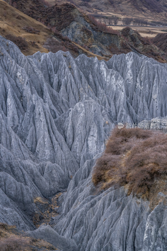 四川甘孜州墨石公园网红异域星球石林山峰