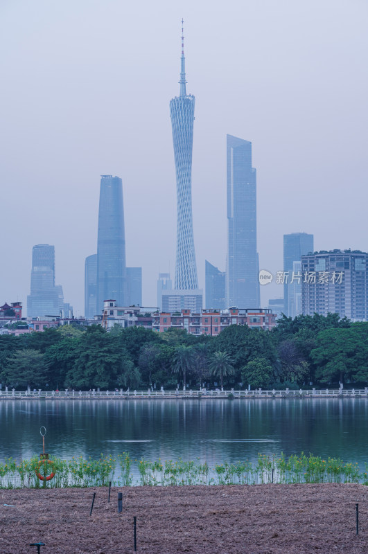 广州海珠湖望珠江新城摩天大楼建筑群