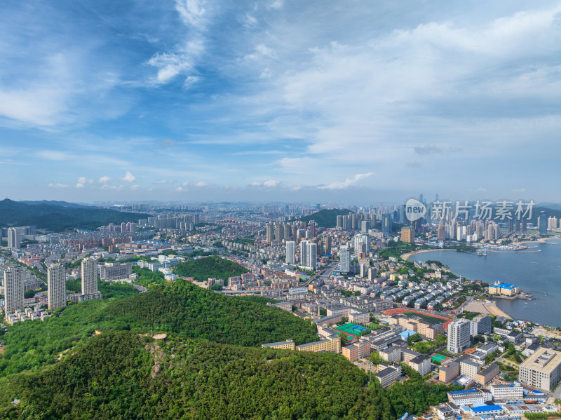 从西尖山公园俯瞰大连城市全景