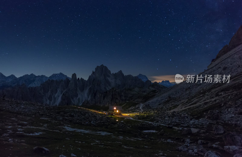 意大利多洛米蒂山区星空