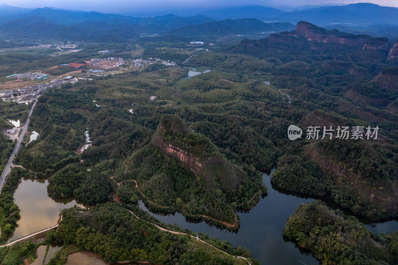 广东丹霞山清晨彩霞航拍摄影图