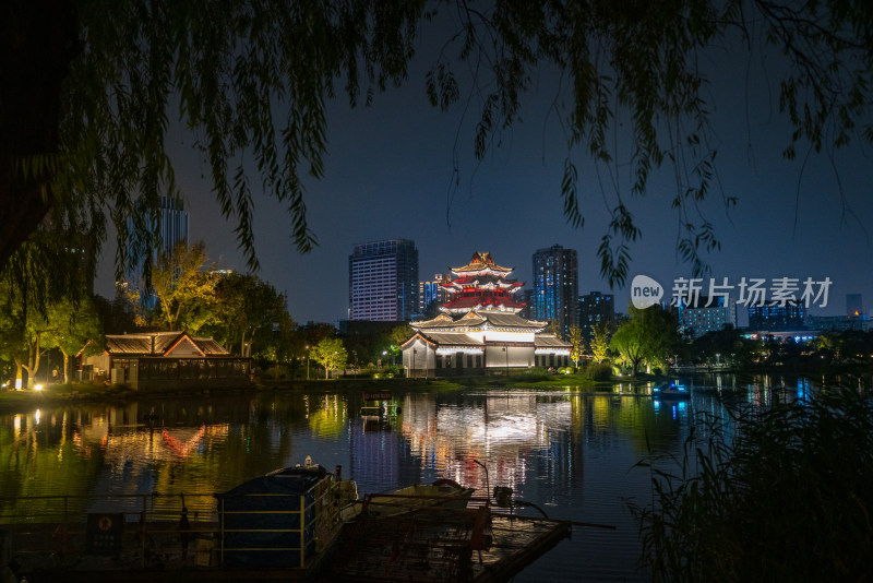 武汉古建筑紫阳湖公园夜景