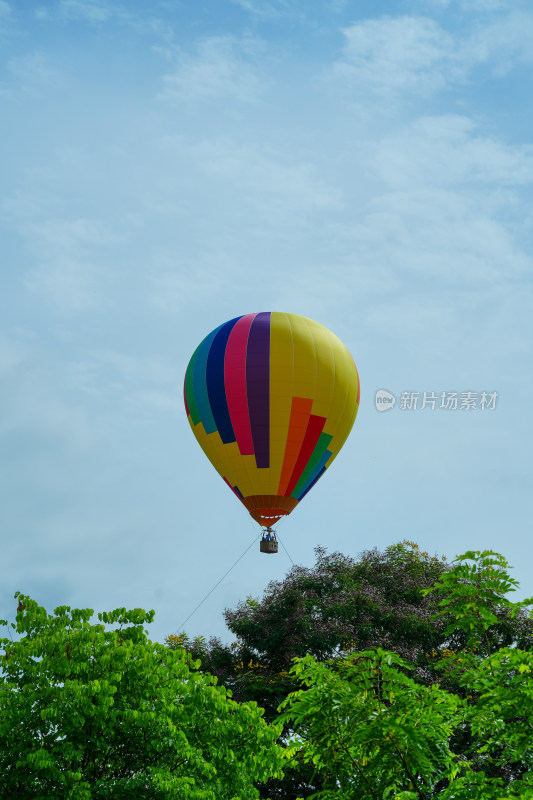 天空中的热气球