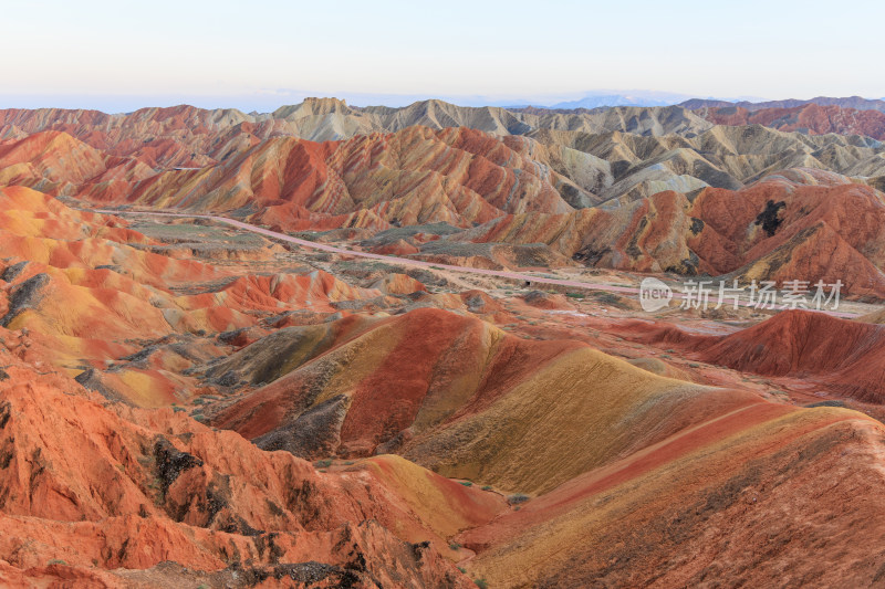 甘肃张掖七彩丹霞景区丹霞地貌彩色丘陵