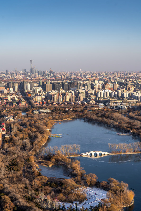 远眺北京玉渊潭公园