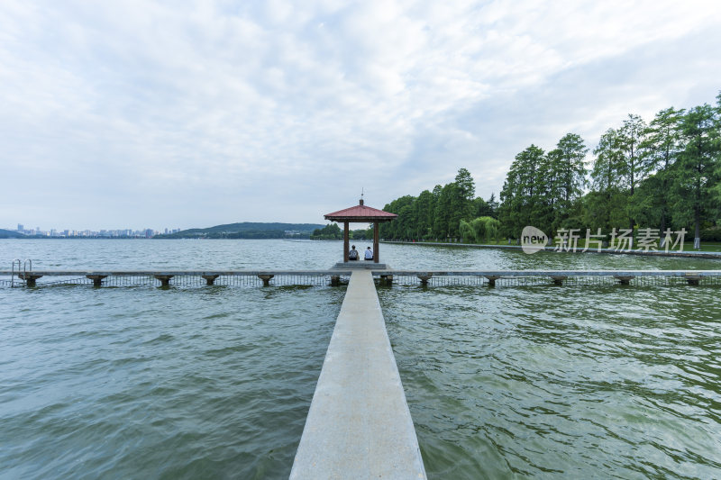 武汉东湖风景区听涛泳场景点