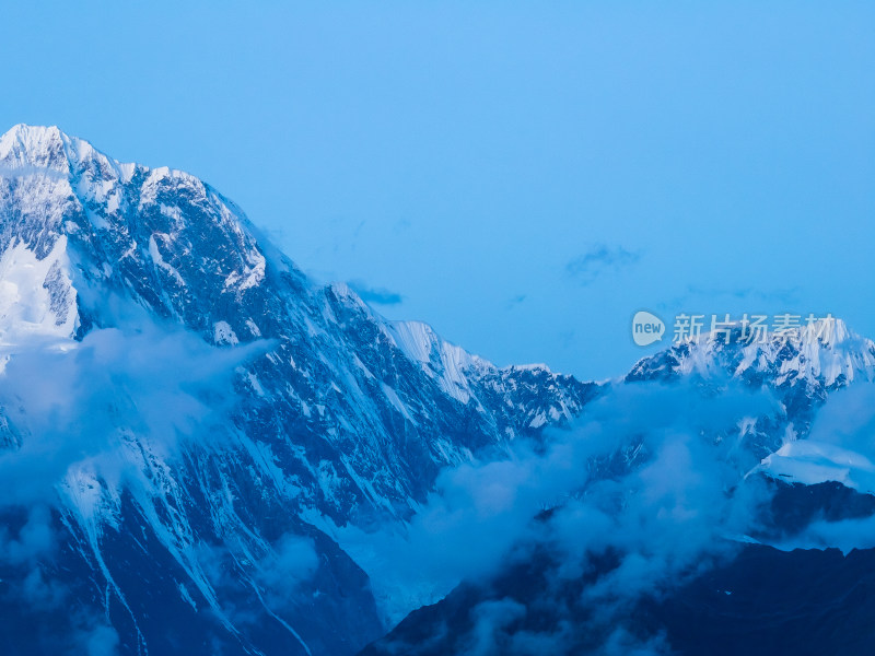 中国四川贡嘎雪山