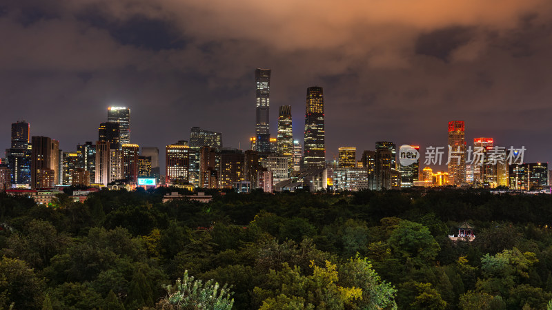 北京 CBD 夜景璀璨灯火映照的繁华天际