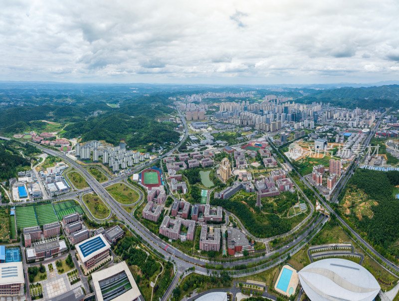 航拍白天贵州遵义市新蒲新区全景