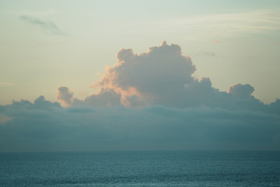 海面上的日出日落