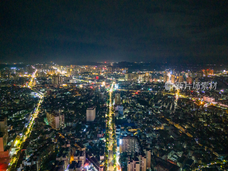 广西玉林城市交通夜景航拍图