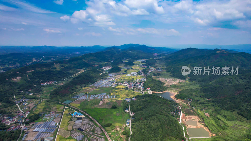 山川丘陵农乡村田园航拍图