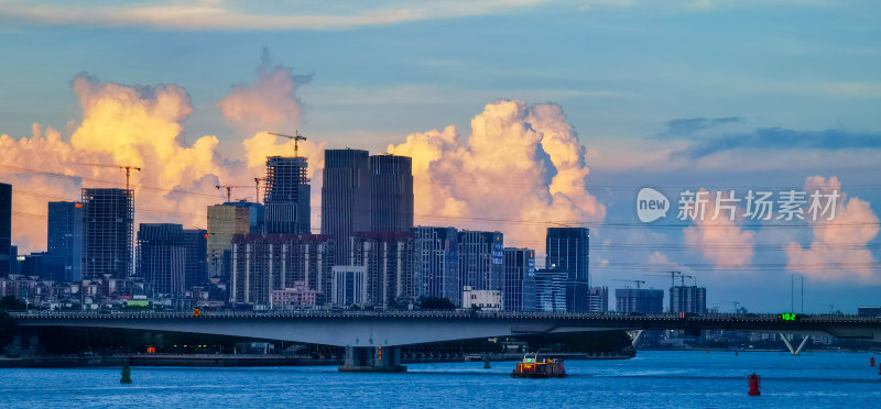 广州市华南大桥和珠江江景