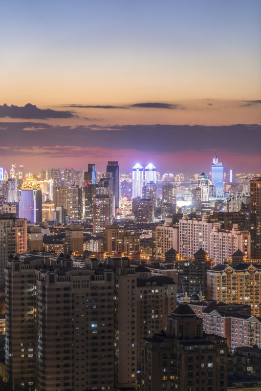 哈尔滨夜景地标性建筑龙塔