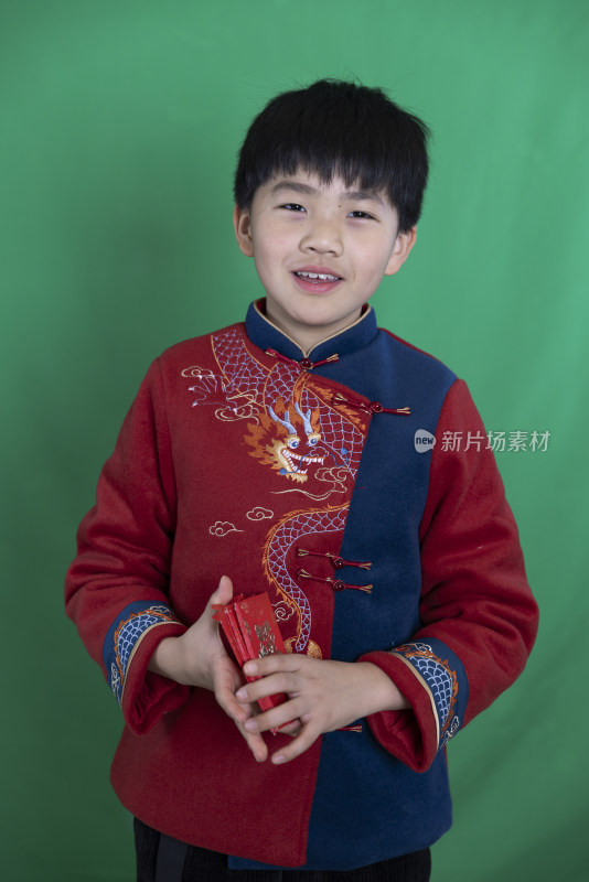 中国小男孩恭贺新年拜年绿幕抠像