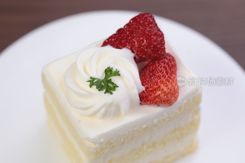 草莓蛋糕 (3)