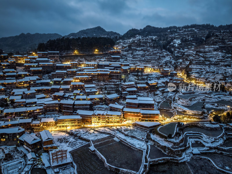 贵州黔东南苗族千户苗寨冬季蓝调夜景航拍