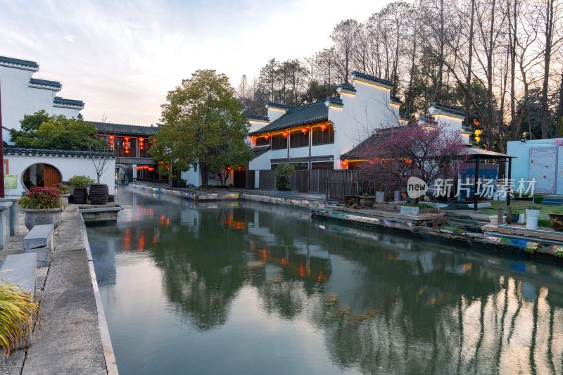 南京白鹭洲秦淮河傍晚夜景