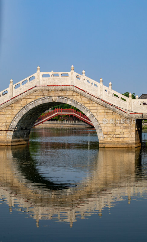 河南开封宋韵御河景点建筑倒影景观