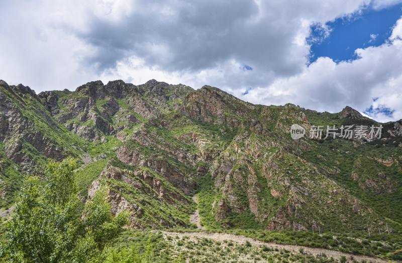 西藏林芝地区318国道川藏公路沿途风景