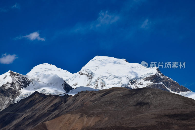 阿里地区雪山