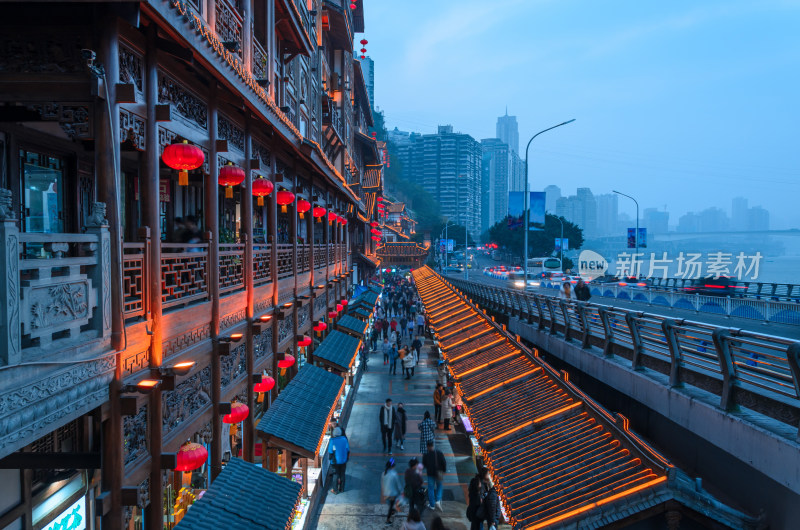 重庆洪崖洞旅游景区中式建筑街区夜景灯光