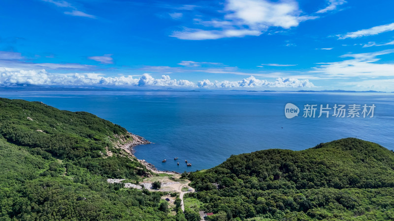 海上岛屿海岛大海蓝色海洋风景航拍图