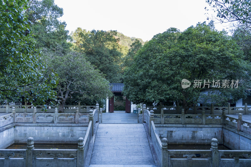 杭州九溪风景区理安寺禅院