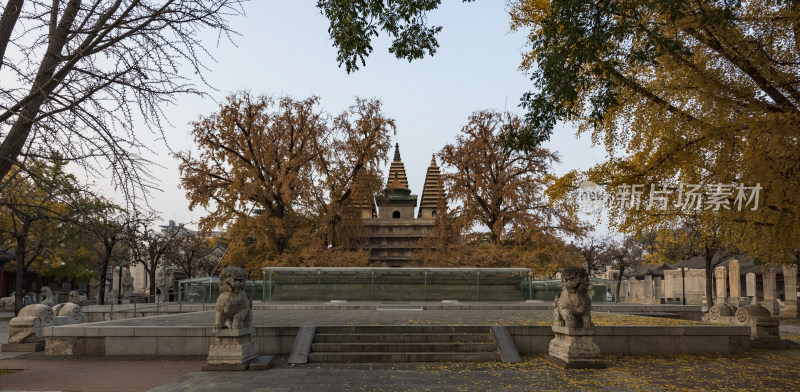 北京深秋五塔寺