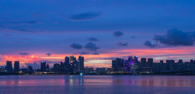 深圳前海湾区之光摩天轮晚霞景观