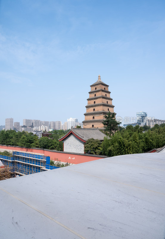 陕西西安晴朗天气的大慈恩寺大雁塔