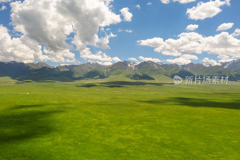 中国新疆伊犁那拉提草原自然风景